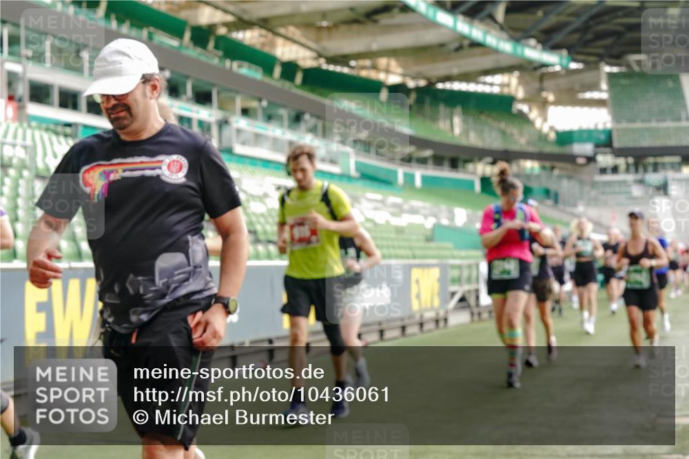 13.09.2026 - 21. swb-Marathon Bremen Michael Burmester http://msf.ph/oto/10436061 13.09.2026 13:35:06 Laufen im Stadion 170, 193, 368, 428, 462, 496, 657, 679, 709, 916, 1026, 1048, 1098, 1280, 1321, 1396, 1432, 1444, 1553, 1557, 1560, 1607, 1661, 1703, 1726, 1772, 1784, 1827, 1965, 1974, 1977, 1992, 1996, 2335, 2338, 2451, 2479, 2511, 2543, 2578, 2641, 2650, 2735, 2757, 2787, 2789, 2791, 2894, 3090, 3179, 3191, 3345, 3406, 3472, 3503, 3547, 3555, 3577, 3660, 3708, 3709, 3720, 3801, 3875, 3904, 3914, 4001, 4014, 4200, 4290, 4500, 4546, 4561, 4880, 4967, 5000, 5151, 5229, 6669 meine-sportfotos.de