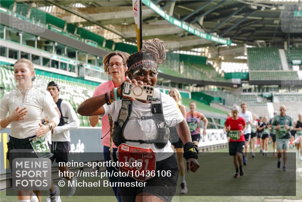 13.09.2026 - 21. swb-Marathon Bremen Michael Burmester http://msf.ph/oto/10436106 13.09.2026 13:35:20 Laufen im Stadion 170, 193, 368, 462, 496, 657, 679, 709, 916, 1015, 1026, 1048, 1280, 1321, 1396, 1432, 1444, 1553, 1560, 1607, 1703, 1726, 1772, 1784, 1827, 1965, 1974, 1977, 1992, 2335, 2338, 2451, 2511, 2578, 2641, 2650, 2688, 2735, 2789, 2791, 2894, 2933, 3090, 3179, 3191, 3345, 3406, 3472, 3547, 3555, 3588, 3660, 3708, 3709, 3720, 3801, 3904, 3914, 4014, 4200, 4290, 4500, 4546, 4561, 4880, 4967, 5000, 5151, 5229, 5332, 6669, 6864, 7023, 350 meine-sportfotos.de