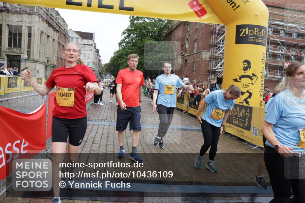 13.09.2026 - Kiel Lauf Yannick Fuchs http://msf.ph/oto/10436109 13.09.2026 09:50:13 Ziel 639, 1366, 3042, 3602, 5535, 5619, 7142, 7864, 8042, 8890, 9683, 9780, 9793, 10074, 10108, 10487, 10491, 10548, 10653, 11565, 11814, 639, 951, 1033, 1796, 2066, 2110, 2366, 2976, 3571, 3687, 3914, 4067, 4125, 4856, 5791, 6359, 6658, 6706, 6707, 7606, 7641, 7884, 7937, 8128, 8584, 8585, 8589, 8790, 9122, 9944, 10105, 10159, 10178, 10229, 10565, 10990, 11973, 12045, 12047, 12462, 12560, 12749, 1545, 2811, 2816, 3289, 3561, 3698, 4229, 5184, 5254, 5596, 8023 meine-sportfotos.de