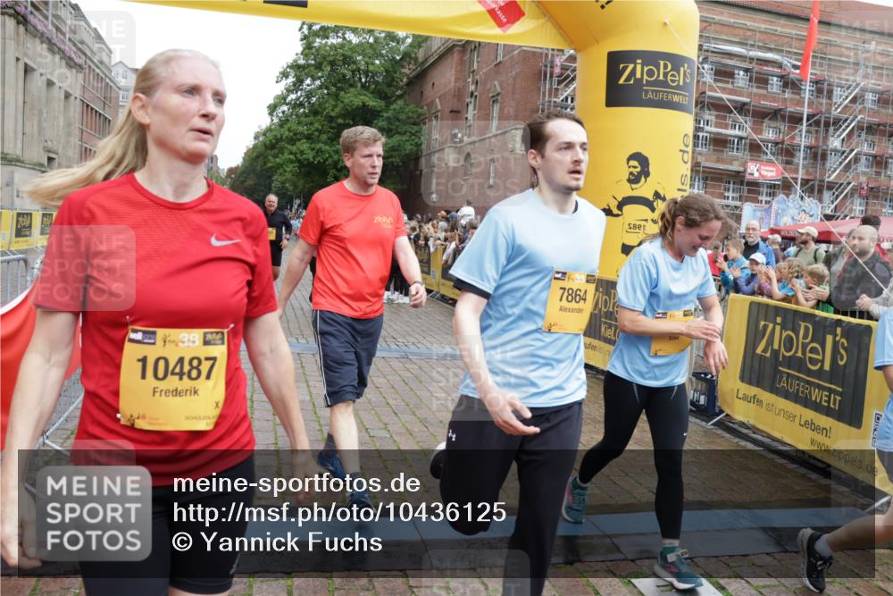 13.09.2026 - Kiel Lauf Yannick Fuchs http://msf.ph/oto/10436125 13.09.2026 09:50:14 Ziel 1366, 3042, 3602, 5535, 5619, 7142, 7864, 8023, 8042, 8890, 9683, 9780, 9793, 10074, 10108, 10487, 10491, 10548, 10653, 11565, 11814, 639, 951, 1033, 1796, 2066, 2110, 2366, 2976, 3571, 3687, 3914, 4067, 4125, 4856, 5791, 6359, 6658, 6706, 6707, 7606, 7641, 7884, 7937, 8128, 8584, 8585, 8589, 8790, 8890, 9122, 9780, 10105, 10159, 10178, 10229, 10565, 10990, 11973, 12045, 12047, 12462, 12560, 12749, 1545, 2811, 2816, 3289, 3561, 3698, 4229, 5184, 5254, 5596 meine-sportfotos.de