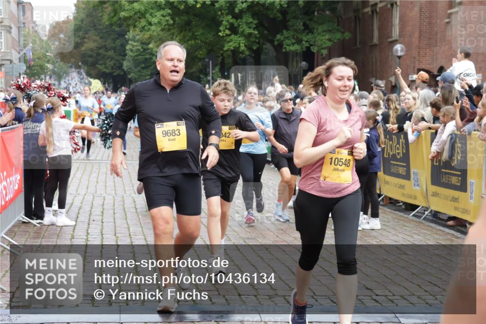 13.09.2026 - Kiel Lauf Yannick Fuchs http://msf.ph/oto/10436134 13.09.2026 09:50:15 Ziel 1366, 3042, 3602, 5254, 5535, 5619, 7142, 7864, 8023, 8042, 9683, 9793, 10074, 10108, 10487, 10491, 10548, 10653, 11565, 11814, 639, 951, 1033, 1796, 2066, 2110, 2366, 2976, 3042, 3571, 3602, 3687, 3914, 4067, 4125, 4856, 5791, 6359, 6658, 6706, 6707, 7142, 7606, 7641, 7884, 7937, 8128, 8584, 8585, 8589, 8790, 8890, 9122, 9780, 10105, 10159, 10178, 10229, 10565, 10990, 11814, 12045, 12047, 12462, 12560, 12749, 1545, 2811, 2816, 3289, 3561, 3698, 4229, 5184, 5596, 5851 meine-sportfotos.de