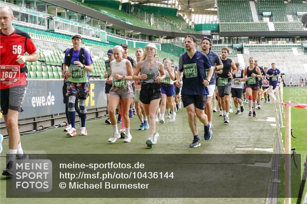 13.09.2026 - 21. swb-Marathon Bremen Michael Burmester http://msf.ph/oto/10436144 13.09.2026 13:35:32 Laufen im Stadion 170, 193, 368, 462, 491, 496, 657, 679, 709, 916, 1015, 1026, 1280, 1321, 1396, 1432, 1553, 1560, 1607, 1703, 1726, 1772, 1784, 1887, 1934, 1965, 1974, 1977, 1992, 2335, 2338, 2451, 2578, 2650, 2688, 2789, 2791, 2894, 2933, 3090, 3161, 3169, 3178, 3179, 3191, 3406, 3463, 3472, 3498, 3547, 3555, 3573, 3588, 3660, 3708, 3709, 3720, 3801, 3904, 3914, 4014, 4145, 4200, 4290, 4464, 4500, 4546, 4561, 4880, 4967, 5000, 5151, 5229, 5332, 6259, 6514, 6669, 6864, 7023, 350 meine-sportfotos.de