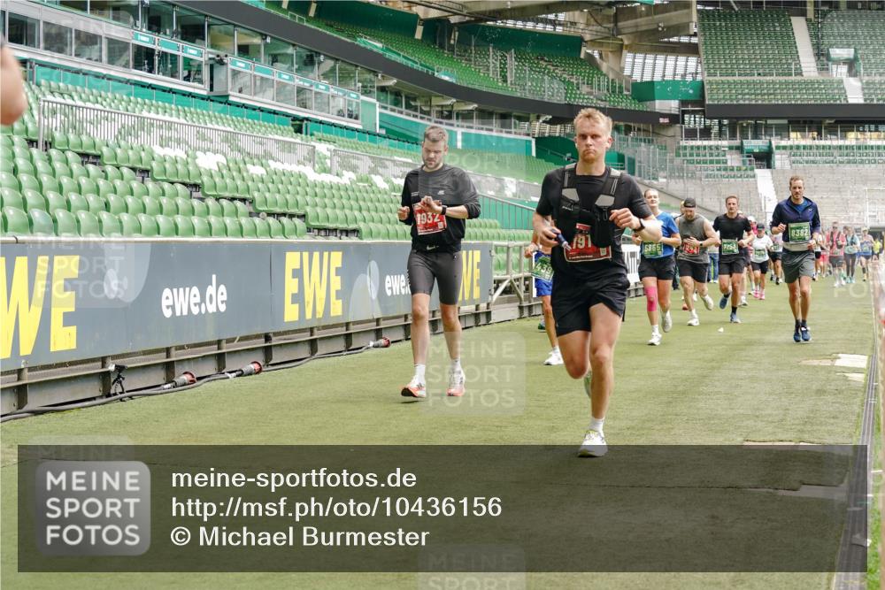 13.09.2026 - 21. swb-Marathon Bremen Michael Burmester http://msf.ph/oto/10436156 13.09.2026 13:05:38 Laufen im Stadion 109, 178, 217, 244, 287, 303, 323, 394, 430, 454, 534, 536, 565, 578, 613, 647, 784, 891, 900, 1073, 1239, 1243, 1274, 1307, 1308, 1365, 1373, 1380, 1456, 1533, 1574, 1581, 1627, 1656, 1687, 1780, 1823, 1909, 1914, 1932, 1941, 2023, 2076, 2089, 2126, 2241, 2244, 2265, 2301, 2310, 2355, 2369, 2393, 2430, 2452, 2464, 2602, 2723, 2742, 2764, 2867, 2872, 2910, 2919, 2957, 2959, 2985, 3028, 3030, 3115, 3217, 3278, 3320, 3343, 3419, 3444, 3485, 3521, 3796, 3909 meine-sportfotos.de