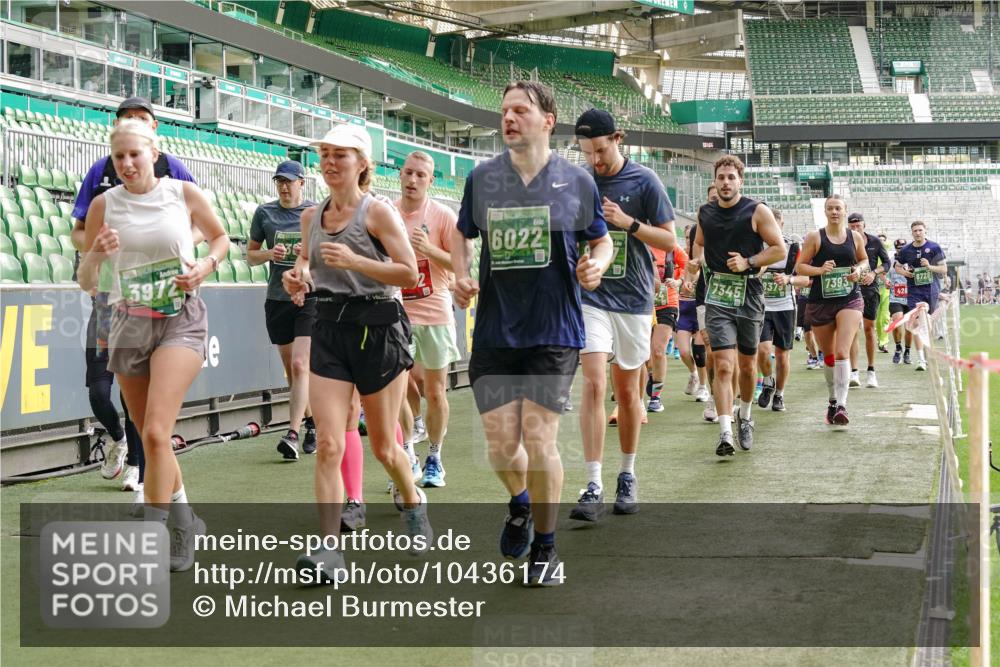 13.09.2026 - 21. swb-Marathon Bremen Michael Burmester http://msf.ph/oto/10436174 13.09.2026 13:35:33 Laufen im Stadion 170, 193, 368, 462, 491, 496, 657, 679, 709, 916, 1015, 1026, 1280, 1321, 1396, 1432, 1553, 1560, 1607, 1703, 1726, 1772, 1784, 1887, 1934, 1965, 1974, 1977, 1992, 2335, 2338, 2451, 2578, 2650, 2688, 2789, 2791, 2894, 2933, 3090, 3161, 3169, 3178, 3179, 3191, 3406, 3463, 3472, 3498, 3547, 3555, 3573, 3588, 3660, 3708, 3709, 3720, 3801, 3904, 3914, 4014, 4145, 4200, 4290, 4464, 4500, 4546, 4561, 4880, 4967, 5000, 5034, 5151, 5229, 5332, 6259, 6514, 6669, 6864, 7023, 350 meine-sportfotos.de