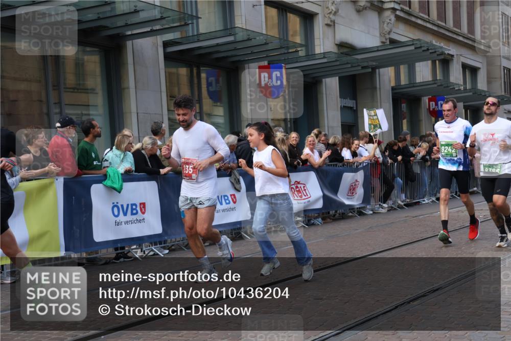 13.09.2026 - 21. swb-Marathon Bremen Strokosch-Dieckow http://msf.ph/oto/10436204 13.09.2026 13:14:21 Ziel 199, 376, 615, 616, 1043, 1125, 1455, 1492, 1748, 1814, 2251, 2847, 2971, 2997, 3012, 3057, 3085, 3175, 3821, 3834, 4097, 4226, 4246, 4569, 4586, 4685, 5239, 5315, 5649, 5794, 5836, 5962, 6130, 6472, 6506, 7117, 7251, 7782, 7826, 8366, 8409, 9242, 9868, 10016, 107, 235, 469, 1433, 1542, 1613, 1998, 2043, 2084, 2203, 2701, 2824, 2913, 2922, 3545, 4452, 4728, 5593, 5610, 5836, 5986, 6145, 7029, 7435, 7591, 7659, 7963, 8118, 8886, 8919, 9783, 10105 meine-sportfotos.de