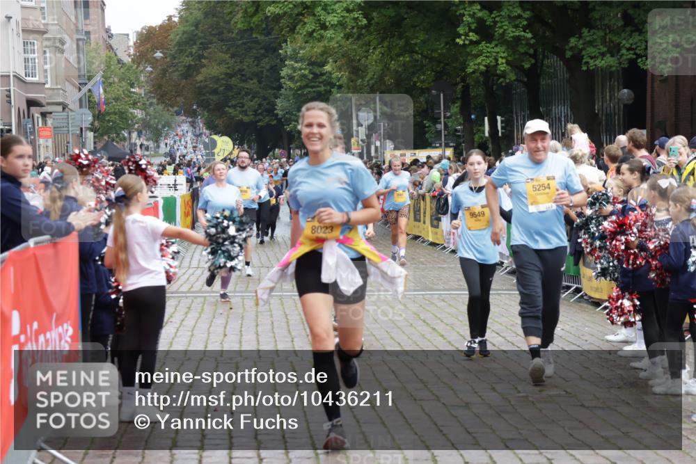 13.09.2026 - Kiel Lauf Yannick Fuchs http://msf.ph/oto/10436211 13.09.2026 09:50:20 Ziel 1366, 4229, 5184, 5254, 5535, 5596, 7864, 8023, 8042, 9549, 9683, 9793, 10548, 639, 951, 1033, 1796, 2066, 3042, 3571, 3602, 3914, 4125, 4856, 5619, 5791, 6359, 6658, 6706, 6707, 7142, 7606, 7864, 7884, 7937, 8584, 8585, 8589, 8790, 8890, 9122, 9780, 10074, 10105, 10108, 10178, 10229, 10487, 10491, 10565, 10653, 10990, 11565, 11814, 12047, 12462, 12560, 12749, 797, 1545, 2811, 2816, 3289, 3561, 3698, 3838, 4145, 5851, 7134, 8407, 9990, 2066, 4125 meine-sportfotos.de