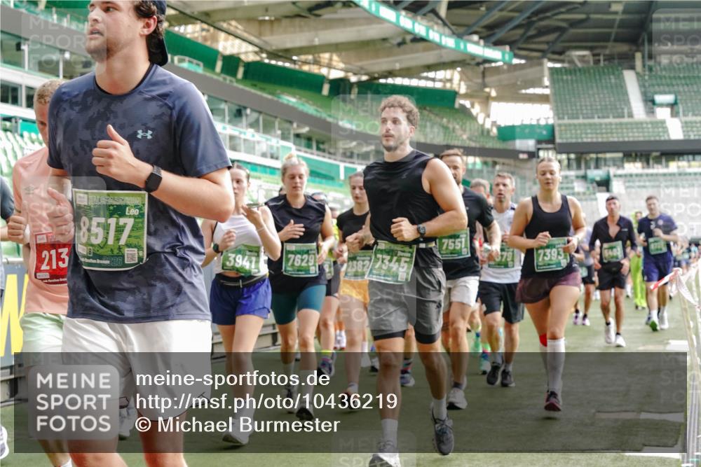 13.09.2026 - 21. swb-Marathon Bremen Michael Burmester http://msf.ph/oto/10436219 13.09.2026 13:35:35 Laufen im Stadion 170, 193, 368, 462, 491, 496, 657, 679, 916, 1015, 1026, 1280, 1321, 1396, 1432, 1553, 1560, 1607, 1703, 1726, 1772, 1784, 1887, 1934, 1965, 1974, 1977, 1992, 2335, 2338, 2451, 2578, 2650, 2688, 2789, 2791, 2894, 2933, 3090, 3161, 3169, 3178, 3179, 3191, 3406, 3463, 3472, 3498, 3547, 3555, 3573, 3588, 3660, 3708, 3709, 3720, 3801, 3904, 3914, 4014, 4145, 4200, 4290, 4464, 4500, 4546, 4561, 4880, 4967, 5000, 5034, 5151, 5229, 5332, 6259, 6514, 6669, 6864, 7023, 350 meine-sportfotos.de
