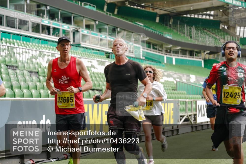 13.09.2026 - 21. swb-Marathon Bremen Michael Burmester http://msf.ph/oto/10436223 13.09.2026 10:26:10 Laufen im Stadion 10143, 10210, 10214, 10228, 10289, 10312, 10318, 10319, 10336, 10342, 10346, 10352, 10358, 10398, 10436, 10445, 10447, 10454, 10456, 10464, 10504, 10536, 10541, 10583, 10593, 10632, 10735, 10742, 10775, 10806, 10807, 10816, 10861, 10866, 10873, 10987, 10988, 10992, 11015, 11019, 11020, 11063, 11088, 11108, 11130, 11135, 11155, 11187, 11199, 11209, 11232, 11265, 11279, 11312, 11375, 11447, 11468, 11527, 11607, 11615, 11704, 11758, 11948, 12406, 12426 meine-sportfotos.de