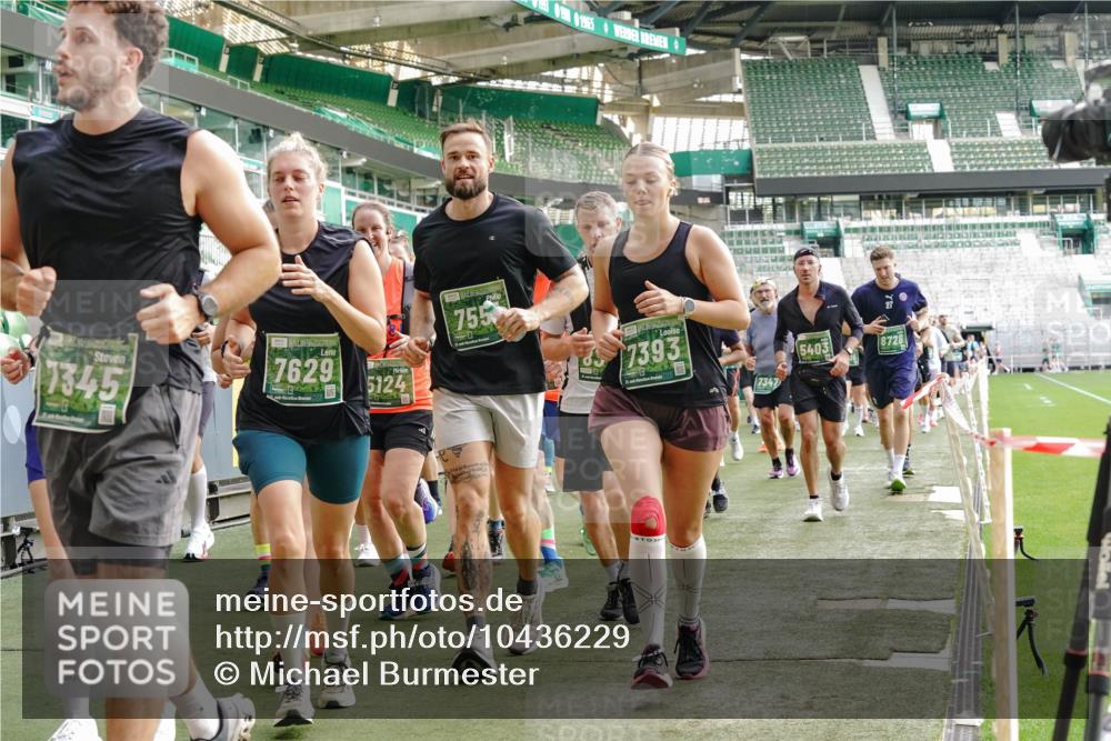13.09.2026 - 21. swb-Marathon Bremen Michael Burmester http://msf.ph/oto/10436229 13.09.2026 13:35:36 Laufen im Stadion 170, 193, 368, 462, 491, 496, 657, 679, 916, 1015, 1026, 1280, 1321, 1396, 1432, 1553, 1560, 1607, 1703, 1726, 1772, 1784, 1887, 1934, 1965, 1974, 1977, 1992, 2335, 2338, 2451, 2578, 2650, 2688, 2789, 2791, 2894, 2933, 3090, 3161, 3169, 3178, 3179, 3191, 3406, 3463, 3472, 3498, 3547, 3555, 3573, 3588, 3660, 3708, 3709, 3720, 3801, 3839, 3904, 3914, 4014, 4145, 4200, 4290, 4464, 4500, 4546, 4561, 4880, 4967, 5000, 5034, 5151, 5229, 5332, 6259, 6514, 6669, 6864, 6954, 7023, 350 meine-sportfotos.de