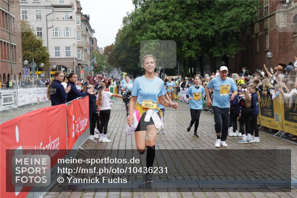 13.09.2026 - Kiel Lauf Yannick Fuchs http://msf.ph/oto/10436231 13.09.2026 09:50:22 Ziel 1366, 3698, 4229, 5184, 5254, 5535, 5596, 8023, 8042, 9109, 9549, 9683, 9793, 10548, 639, 951, 1033, 1796, 3042, 3571, 3602, 3914, 4856, 5619, 5791, 6359, 6658, 6706, 6707, 7142, 7606, 7864, 7884, 7937, 8584, 8585, 8589, 8790, 8890, 9122, 9683, 9780, 10074, 10105, 10108, 10178, 10487, 10491, 10548, 10565, 10653, 10990, 11565, 11814, 12047, 12462, 12749, 797, 1545, 2811, 2816, 3289, 3561, 3838, 4145, 5851, 7134, 7694, 8407, 8672, 9990, 2066, 3571, 4125, 6359, 6658 meine-sportfotos.de