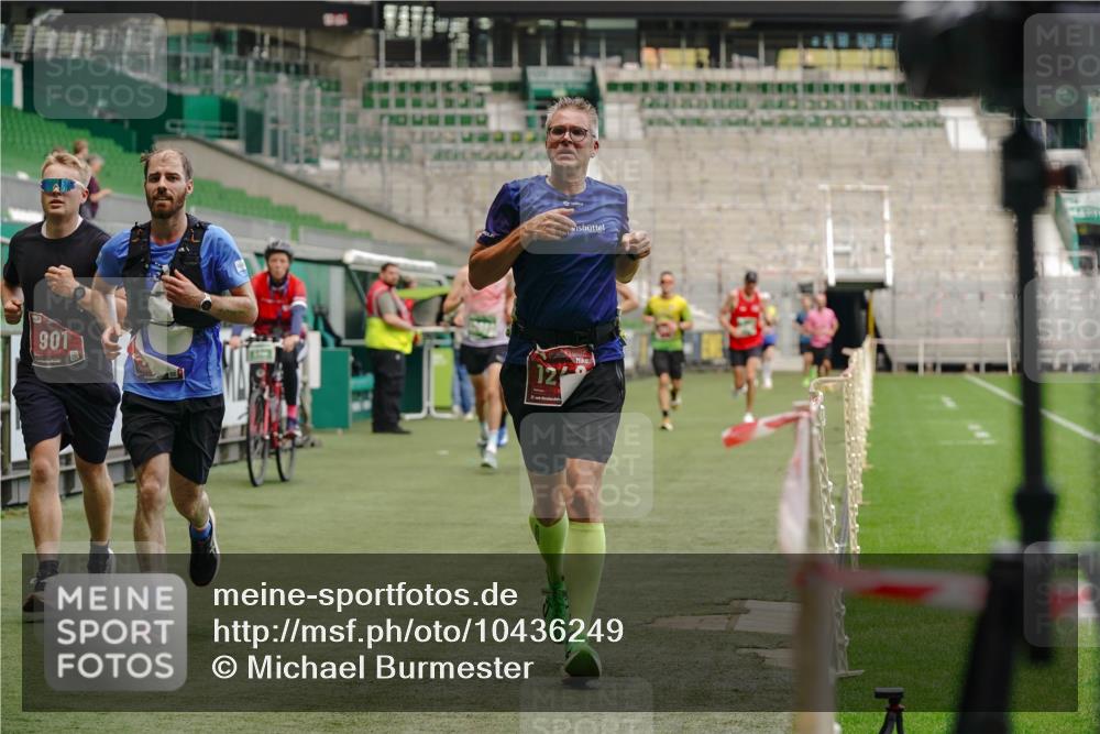 13.09.2026 - 21. swb-Marathon Bremen Michael Burmester http://msf.ph/oto/10436249 13.09.2026 12:38:53 Laufen im Stadion 277, 346, 807, 895, 901, 1090, 1118, 1248, 1320, 1323, 1472, 1576, 1587, 1604, 1717, 1751, 1758, 1795, 1800, 1852, 1911, 2049, 2099, 2141, 2352, 2585, 2670, 3080, 3606, 3744, 5160, 5163, 5912, 6112, 7650, 8077, 8081, 8467, 9399, 9522, 9617, 9630, 250, 272, 850, 1089, 1550, 1875, 1993, 4232, 7692, 8075, 13033 meine-sportfotos.de
