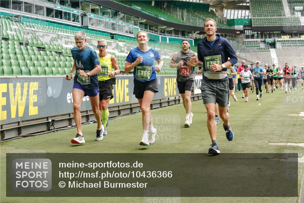 13.09.2026 - 21. swb-Marathon Bremen Michael Burmester http://msf.ph/oto/10436366 13.09.2026 13:05:42 Laufen im Stadion 109, 178, 217, 244, 287, 303, 323, 394, 430, 454, 536, 565, 578, 613, 647, 784, 891, 900, 1073, 1239, 1243, 1274, 1307, 1308, 1365, 1373, 1380, 1456, 1533, 1574, 1581, 1627, 1656, 1687, 1780, 1823, 1909, 1914, 1932, 1941, 2023, 2076, 2089, 2126, 2241, 2244, 2265, 2275, 2301, 2310, 2355, 2356, 2369, 2393, 2430, 2452, 2464, 2602, 2723, 2742, 2764, 2867, 2872, 2910, 2919, 2957, 2959, 2985, 3028, 3030, 3115, 3217, 3278, 3320, 3343, 3419, 3444, 3485, 3521, 3796, 3909 meine-sportfotos.de