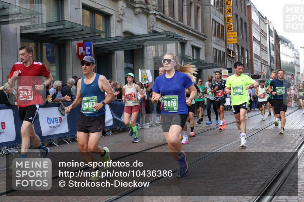 13.09.2026 - 21. swb-Marathon Bremen Strokosch-Dieckow http://msf.ph/oto/10436386 13.09.2026 13:14:27 Ziel 199, 615, 616, 889, 1455, 1748, 2251, 2847, 2971, 2997, 3012, 3057, 3175, 3206, 3821, 3834, 4097, 4226, 4246, 4569, 4586, 4685, 4968, 5239, 5315, 5649, 5796, 5962, 6379, 6404, 6472, 7251, 7782, 8366, 8409, 9242, 9523, 9797, 10016, 13141, 107, 235, 376, 469, 1043, 1125, 1492, 1542, 1814, 1998, 2043, 2084, 2203, 2913, 2922, 3085, 3545, 4452, 4728, 5794, 5836, 5986, 6130, 6145, 6506, 7029, 7591, 7659, 7963, 8919, 9783 meine-sportfotos.de