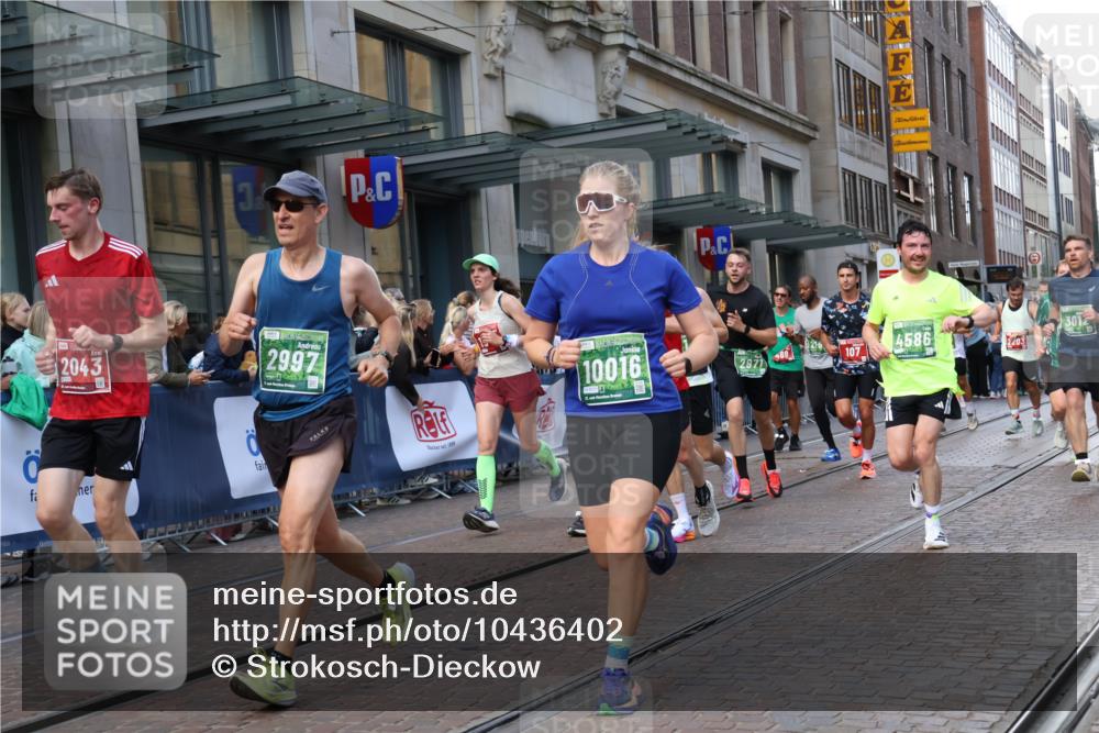 13.09.2026 - 21. swb-Marathon Bremen Strokosch-Dieckow http://msf.ph/oto/10436402 13.09.2026 13:14:27 Ziel 199, 615, 616, 889, 1455, 1748, 2251, 2847, 2971, 2997, 3012, 3057, 3175, 3206, 3821, 3834, 4097, 4226, 4246, 4569, 4586, 4685, 4968, 5239, 5315, 5649, 5796, 5962, 6379, 6404, 6472, 7251, 7782, 8366, 8409, 9242, 9523, 9797, 10016, 13141, 107, 235, 376, 469, 1043, 1125, 1492, 1542, 1814, 1998, 2043, 2084, 2203, 2913, 2922, 3085, 3545, 4452, 4728, 5794, 5836, 5986, 6130, 6145, 6506, 7029, 7591, 7659, 7963, 8919, 9783 meine-sportfotos.de
