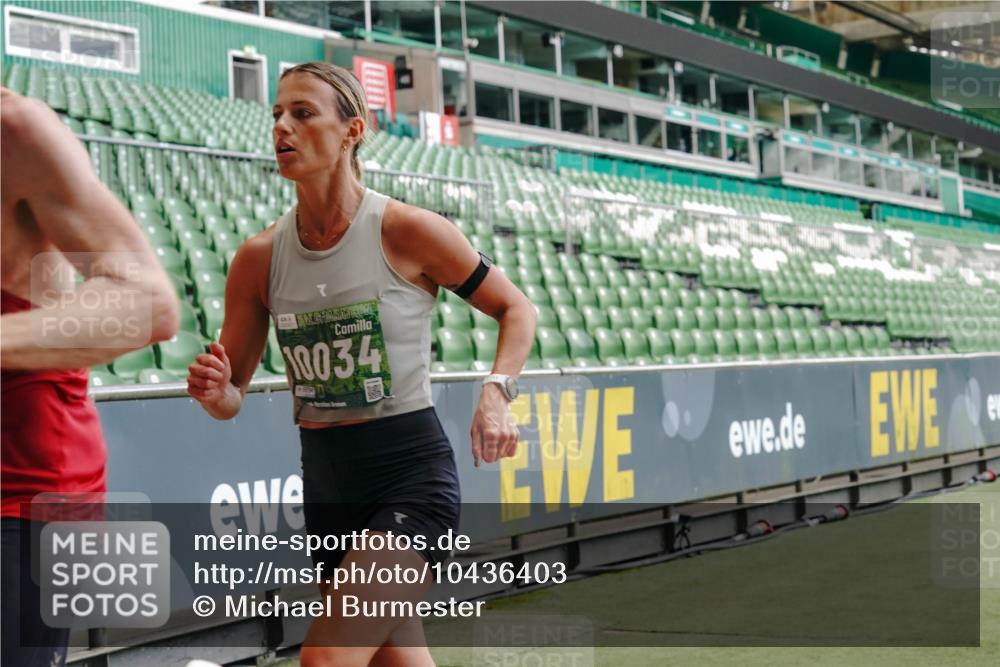 13.09.2026 - 21. swb-Marathon Bremen Michael Burmester http://msf.ph/oto/10436403 13.09.2026 12:39:02 Laufen im Stadion 277, 346, 807, 895, 901, 1090, 1118, 1248, 1320, 1323, 1472, 1508, 1576, 1587, 1604, 1717, 1751, 1758, 1795, 1800, 1852, 1911, 2049, 2099, 2141, 2352, 2670, 3080, 3606, 3744, 5160, 5163, 5912, 6112, 7650, 8077, 8081, 8467, 9399, 9522, 9617, 9630, 10034, 13080, 250, 272, 365, 850, 1089, 1288, 1550, 1875, 1993, 4232, 7692, 8075, 13033 meine-sportfotos.de