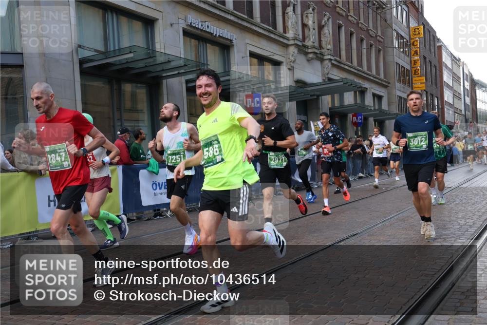 13.09.2026 - 21. swb-Marathon Bremen Strokosch-Dieckow http://msf.ph/oto/10436514 13.09.2026 13:14:28 Ziel 199, 615, 616, 889, 1455, 1748, 2251, 2847, 2971, 2997, 3012, 3057, 3175, 3206, 3821, 3834, 4097, 4226, 4246, 4569, 4586, 4685, 4968, 5239, 5315, 5471, 5649, 5796, 5962, 6379, 6404, 6472, 6528, 7251, 7782, 8366, 8409, 9242, 9523, 9797, 10016, 13141, 107, 235, 376, 469, 1043, 1125, 1492, 1542, 1814, 1998, 2043, 2084, 2203, 2913, 2922, 3085, 3545, 3821, 4452, 4728, 5794, 5836, 5986, 6130, 6506, 7029, 7591, 7659, 8919, 9783 meine-sportfotos.de