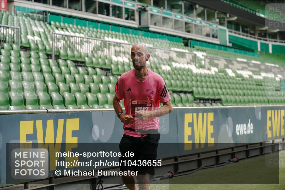 13.09.2026 - 21. swb-Marathon Bremen Michael Burmester http://msf.ph/oto/10436655 13.09.2026 12:39:15 Laufen im Stadion 277, 346, 453, 807, 895, 901, 1118, 1248, 1320, 1323, 1472, 1508, 1540, 1576, 1587, 1604, 1717, 1751, 1758, 1795, 1800, 1852, 1911, 2049, 2099, 2141, 2352, 2670, 3080, 3606, 3744, 5160, 5163, 5912, 6112, 6630, 7118, 7650, 8077, 8467, 9399, 9522, 9617, 9630, 10034, 13080, 365, 850, 1288, 1550, 1875, 1993, 4232, 7692, 7768, 8075, 13033 meine-sportfotos.de