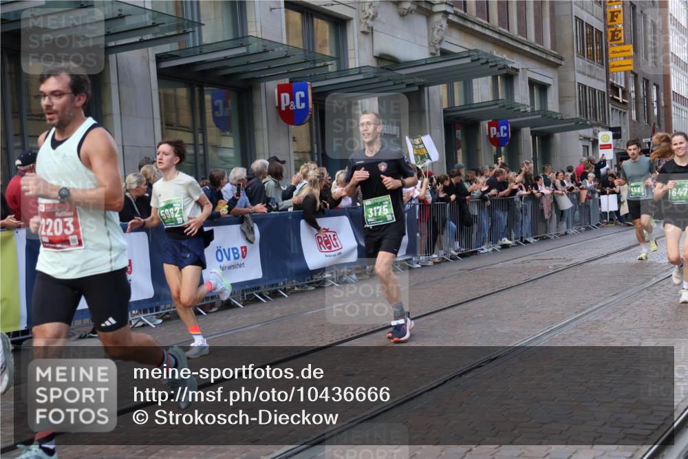 13.09.2026 - 21. swb-Marathon Bremen Strokosch-Dieckow http://msf.ph/oto/10436666 13.09.2026 13:14:31 Ziel 199, 615, 616, 889, 1455, 1510, 1748, 2251, 2383, 2847, 2971, 2997, 3012, 3057, 3175, 3206, 3504, 3717, 3834, 4097, 4226, 4246, 4569, 4586, 4968, 5239, 5298, 5315, 5471, 5649, 5796, 5962, 6379, 6404, 6472, 6528, 7251, 7782, 8238, 8366, 8409, 9242, 9523, 9797, 10016, 13141, 107, 235, 376, 469, 1043, 1125, 1492, 1542, 1814, 1998, 2043, 2084, 2203, 2913, 2922, 3085, 3545, 3821, 4452, 4685, 4728, 5794, 5836, 5986, 6130, 6506, 7591, 7659, 8919, 9783 meine-sportfotos.de