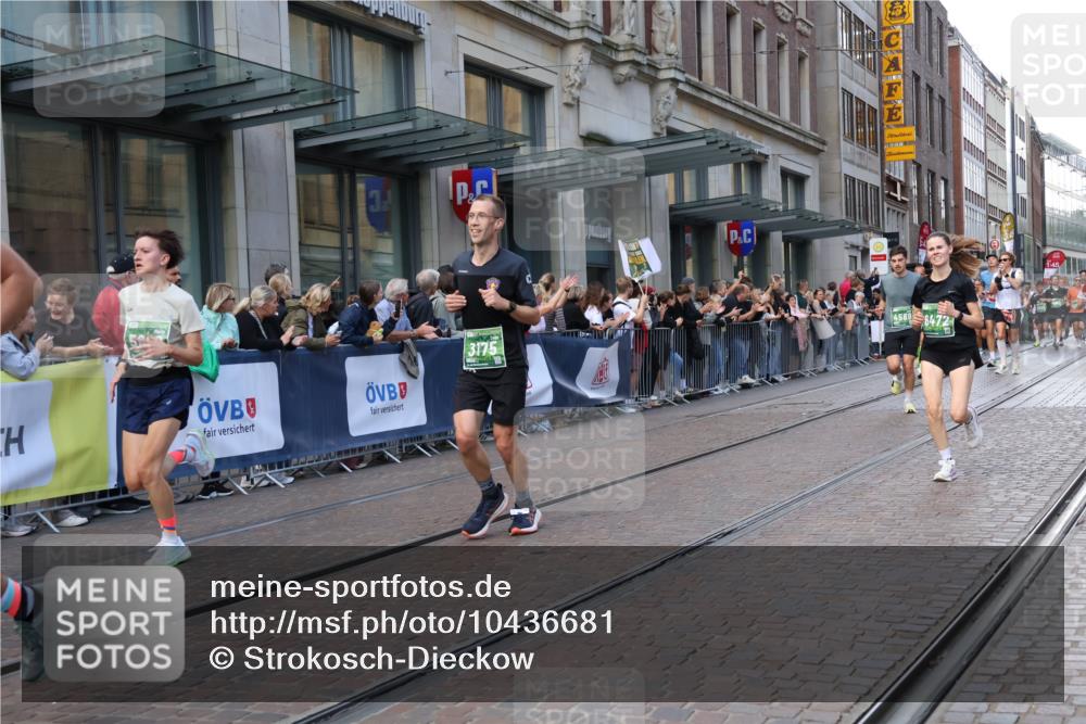 13.09.2026 - 21. swb-Marathon Bremen Strokosch-Dieckow http://msf.ph/oto/10436681 13.09.2026 13:14:32 Ziel 199, 615, 616, 889, 1455, 1510, 1748, 2251, 2383, 2847, 2971, 2997, 3012, 3057, 3175, 3206, 3504, 3717, 3834, 4097, 4226, 4246, 4569, 4586, 4968, 5239, 5298, 5315, 5471, 5649, 5796, 5962, 6379, 6404, 6472, 6528, 6717, 7251, 7782, 8238, 8366, 8409, 9242, 9523, 9797, 10016, 13141, 107, 199, 235, 376, 469, 1043, 1125, 1492, 1542, 1814, 1998, 2043, 2084, 2203, 2913, 2922, 3085, 3545, 3821, 4452, 4685, 4728, 5239, 5794, 5836, 5986, 6130, 6506, 7591, 7659, 8919, 9783 meine-sportfotos.de