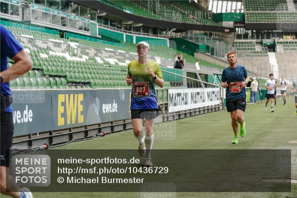 13.09.2026 - 21. swb-Marathon Bremen Michael Burmester http://msf.ph/oto/10436729 13.09.2026 12:39:18 Laufen im Stadion 277, 346, 453, 807, 895, 901, 1118, 1248, 1320, 1323, 1379, 1472, 1508, 1540, 1576, 1587, 1604, 1717, 1751, 1758, 1795, 1800, 1852, 1911, 2049, 2099, 2141, 2352, 2670, 3080, 3606, 3744, 5160, 5163, 5912, 6112, 6630, 7118, 7650, 8077, 8467, 9399, 9522, 9617, 9630, 10034, 13080, 365, 850, 1288, 1550, 1875, 1993, 4232, 7692, 7768, 8075, 13033 meine-sportfotos.de