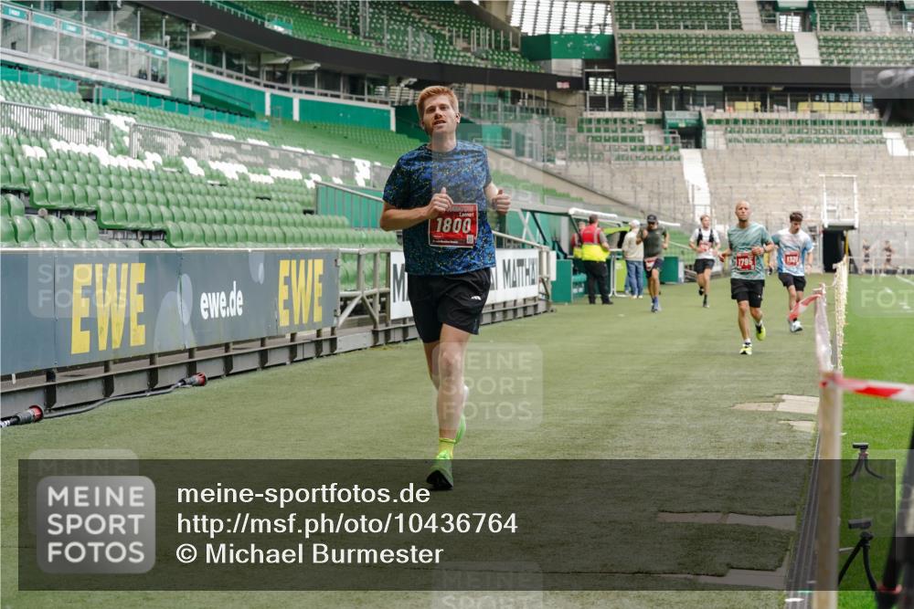 13.09.2026 - 21. swb-Marathon Bremen Michael Burmester http://msf.ph/oto/10436764 13.09.2026 12:39:20 Laufen im Stadion 277, 346, 453, 807, 895, 901, 1118, 1248, 1320, 1323, 1379, 1472, 1508, 1540, 1576, 1587, 1604, 1717, 1751, 1758, 1795, 1800, 1852, 1911, 2049, 2099, 2141, 2352, 2670, 3080, 3606, 3744, 5160, 5163, 5912, 6112, 6630, 7118, 7650, 8077, 8467, 9399, 9522, 9617, 9630, 10034, 13080, 365, 850, 1288, 1550, 1875, 1993, 4232, 7692, 7768, 8075, 13033 meine-sportfotos.de