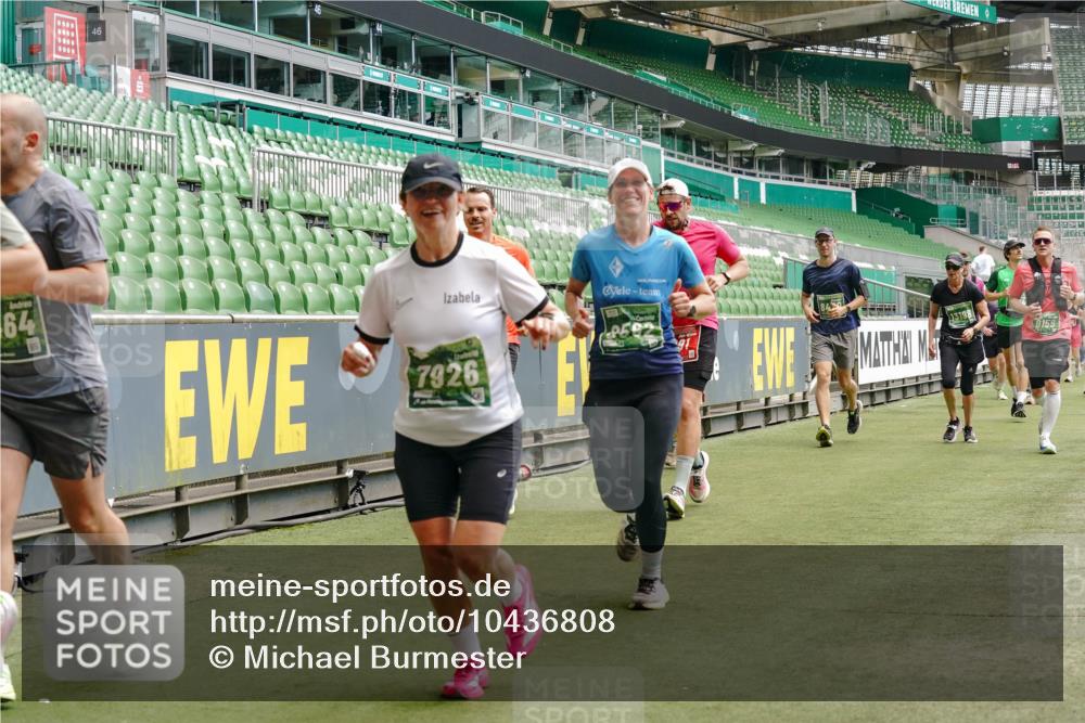 13.09.2026 - 21. swb-Marathon Bremen Michael Burmester http://msf.ph/oto/10436808 13.09.2026 13:05:49 Laufen im Stadion 109, 178, 217, 244, 287, 303, 323, 394, 430, 454, 536, 565, 578, 613, 647, 784, 891, 900, 1073, 1205, 1239, 1243, 1274, 1307, 1308, 1365, 1373, 1380, 1456, 1533, 1574, 1581, 1627, 1656, 1687, 1780, 1823, 1848, 1909, 1914, 1932, 1941, 2023, 2076, 2089, 2126, 2241, 2244, 2265, 2275, 2301, 2310, 2355, 2356, 2393, 2430, 2452, 2464, 2602, 2723, 2742, 2764, 2867, 2872, 2902, 2910, 2919, 2957, 2959, 2985, 3030, 3115, 3217, 3278, 3320, 3343, 3419, 3444, 3485, 3909 meine-sportfotos.de