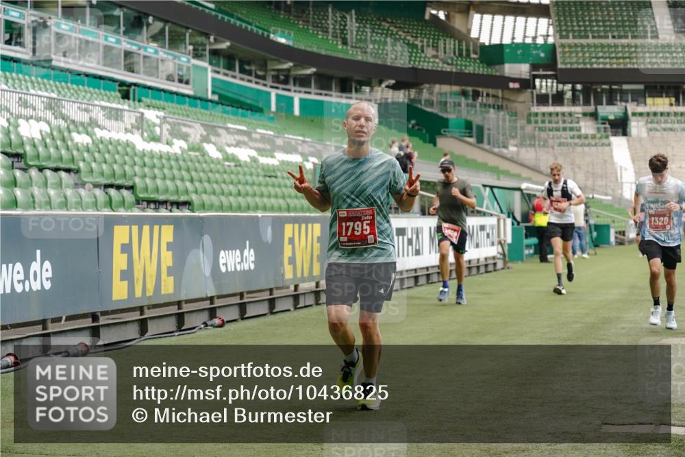 13.09.2026 - 21. swb-Marathon Bremen Michael Burmester http://msf.ph/oto/10436825 13.09.2026 12:39:25 Laufen im Stadion 277, 346, 453, 807, 895, 901, 1118, 1248, 1320, 1323, 1379, 1472, 1508, 1540, 1576, 1587, 1717, 1751, 1758, 1795, 1800, 1852, 1911, 2049, 2099, 2141, 2352, 2670, 3080, 3606, 3744, 5160, 5163, 5912, 6112, 6630, 7118, 7650, 8077, 8467, 9399, 9522, 9617, 9630, 10034, 13080, 365, 850, 1288, 1485, 1550, 1875, 1993, 4232, 7692, 7768, 8075, 13033 meine-sportfotos.de