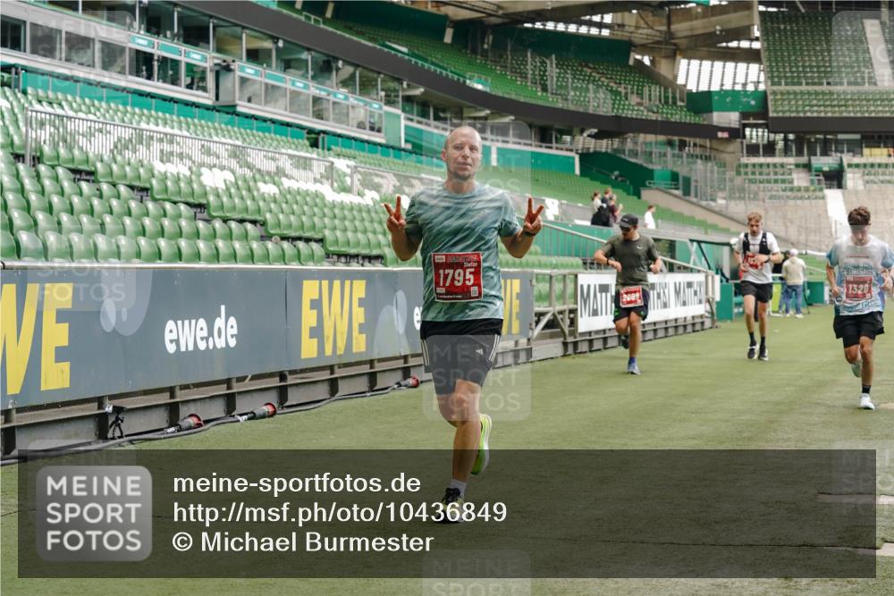 13.09.2026 - 21. swb-Marathon Bremen Michael Burmester http://msf.ph/oto/10436849 13.09.2026 12:39:26 Laufen im Stadion 277, 346, 453, 807, 895, 901, 1118, 1248, 1320, 1323, 1379, 1472, 1508, 1540, 1576, 1587, 1717, 1751, 1758, 1795, 1800, 1852, 1911, 2049, 2099, 2141, 2352, 2670, 3080, 3606, 3744, 5160, 5163, 5912, 6112, 6630, 7118, 7650, 8077, 8467, 9399, 9522, 9617, 9630, 10034, 13080, 365, 850, 1288, 1485, 1550, 1875, 1993, 4232, 7692, 7768, 8075, 13033 meine-sportfotos.de