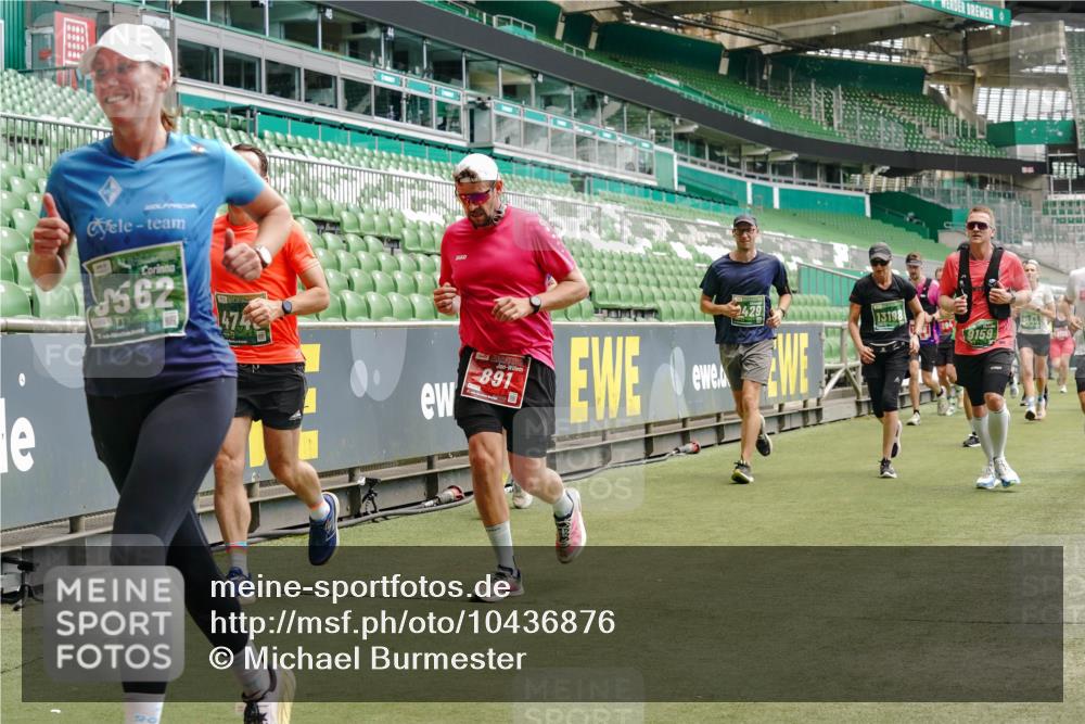 13.09.2026 - 21. swb-Marathon Bremen Michael Burmester http://msf.ph/oto/10436876 13.09.2026 13:05:50 Laufen im Stadion 109, 178, 217, 244, 287, 303, 323, 394, 430, 454, 536, 565, 578, 613, 647, 784, 891, 900, 1073, 1205, 1239, 1243, 1274, 1307, 1308, 1365, 1373, 1380, 1456, 1533, 1574, 1581, 1627, 1656, 1687, 1780, 1823, 1848, 1909, 1914, 1932, 1941, 2023, 2076, 2089, 2126, 2241, 2244, 2265, 2275, 2301, 2310, 2355, 2356, 2393, 2430, 2452, 2464, 2602, 2723, 2742, 2764, 2867, 2872, 2902, 2910, 2919, 2957, 2959, 2985, 3030, 3115, 3217, 3278, 3320, 3343, 3419, 3444, 3485, 3909 meine-sportfotos.de