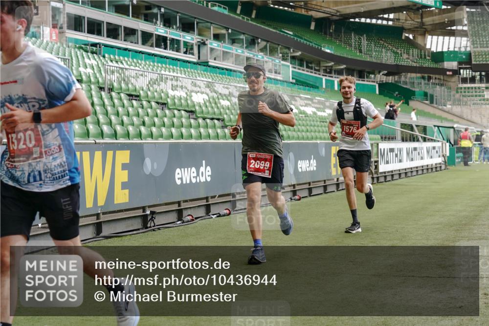 13.09.2026 - 21. swb-Marathon Bremen Michael Burmester http://msf.ph/oto/10436944 13.09.2026 12:39:29 Laufen im Stadion 277, 346, 453, 807, 901, 1118, 1248, 1320, 1323, 1379, 1472, 1508, 1540, 1576, 1587, 1717, 1751, 1758, 1795, 1800, 1852, 1911, 2049, 2099, 2141, 2352, 3080, 3606, 3744, 5160, 5163, 5912, 6112, 6630, 7118, 7650, 8077, 8467, 9399, 9522, 9617, 9630, 10034, 13080, 365, 850, 1288, 1485, 1550, 1875, 1993, 4232, 7692, 7768, 8075, 13033 meine-sportfotos.de