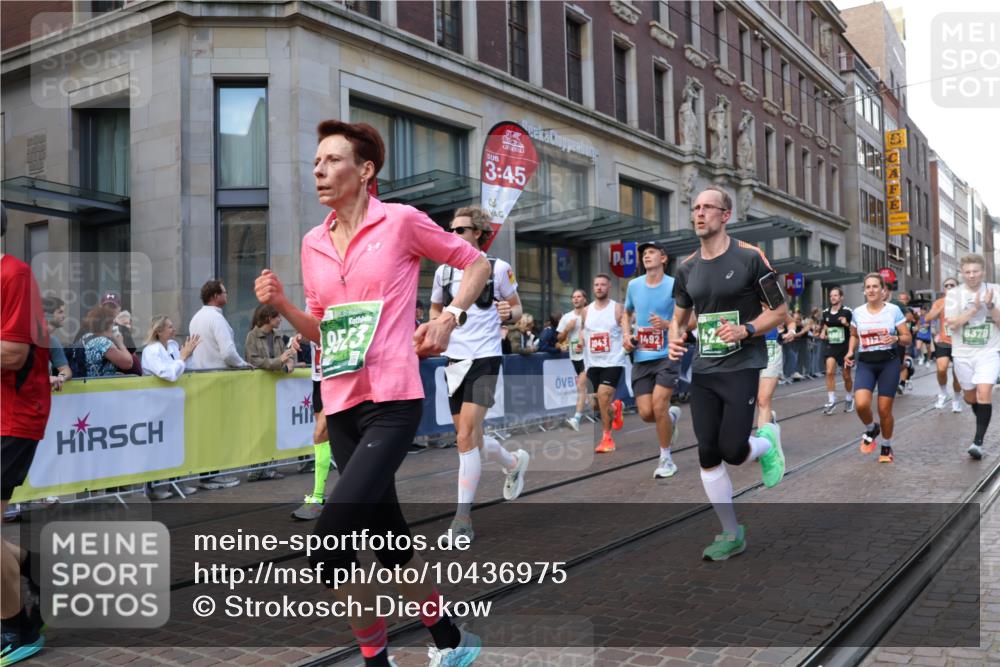 13.09.2026 - 21. swb-Marathon Bremen Strokosch-Dieckow http://msf.ph/oto/10436975 13.09.2026 13:14:38 Ziel 615, 616, 889, 1455, 1510, 1748, 2383, 2847, 3057, 3175, 3206, 3504, 3717, 4097, 4226, 4246, 4382, 4569, 4968, 4992, 5294, 5298, 5315, 5417, 5471, 5649, 5796, 5962, 6351, 6379, 6404, 6472, 6521, 6528, 6717, 7190, 7251, 7432, 8238, 8409, 9363, 9523, 9797, 13141, 199, 376, 469, 1043, 1125, 1492, 1814, 2203, 2251, 2913, 2971, 2997, 3012, 3085, 3545, 3821, 3834, 4452, 4586, 4685, 5239, 5794, 5836, 5986, 6130, 6506, 7659, 9783 meine-sportfotos.de