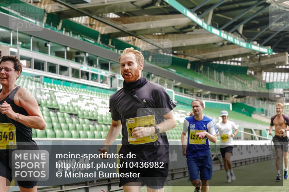 13.09.2026 - 21. swb-Marathon Bremen Michael Burmester http://msf.ph/oto/10436982 13.09.2026 10:26:30 Laufen im Stadion 10096, 10143, 10172, 10210, 10214, 10228, 10231, 10289, 10312, 10318, 10319, 10336, 10342, 10346, 10352, 10398, 10436, 10445, 10447, 10454, 10464, 10489, 10504, 10514, 10536, 10541, 10583, 10628, 10638, 10735, 10742, 10744, 10806, 10807, 10861, 10866, 10873, 10956, 10987, 10988, 10992, 11015, 11019, 11020, 11060, 11063, 11088, 11108, 11110, 11130, 11135, 11155, 11187, 11193, 11199, 11209, 11232, 11279, 11312, 11447, 11615 meine-sportfotos.de