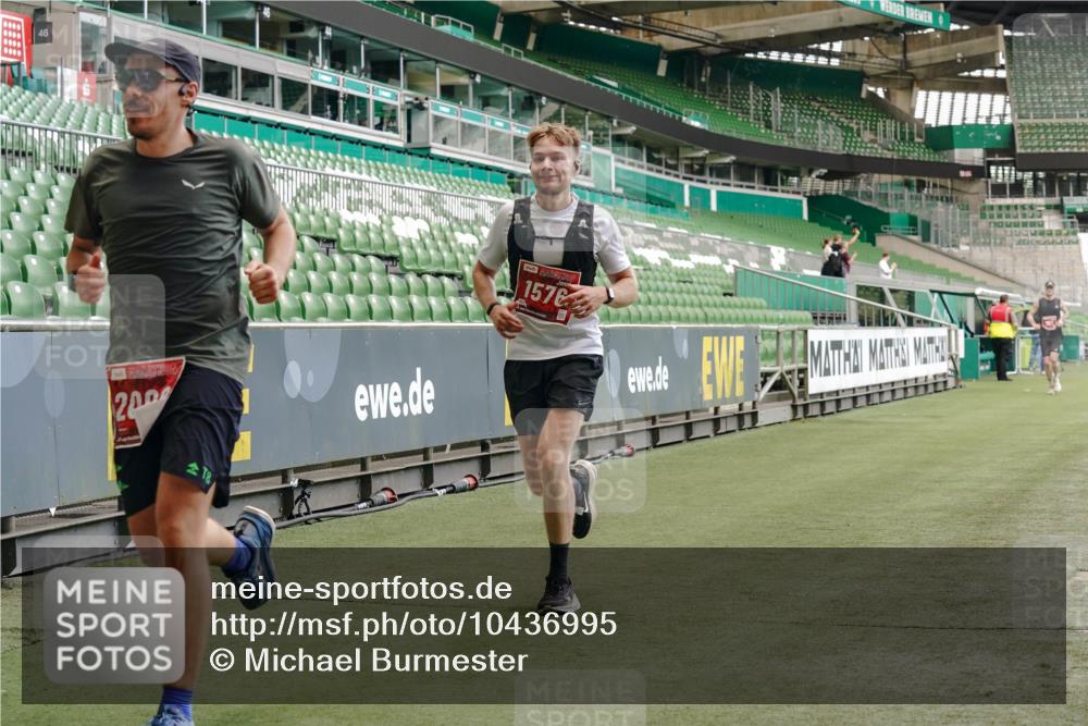 13.09.2026 - 21. swb-Marathon Bremen Michael Burmester http://msf.ph/oto/10436995 13.09.2026 12:39:31 Laufen im Stadion 277, 346, 453, 807, 901, 1118, 1248, 1320, 1323, 1379, 1472, 1508, 1540, 1576, 1587, 1717, 1751, 1758, 1795, 1800, 1852, 1911, 2049, 2099, 2141, 2352, 3080, 3606, 3744, 5160, 5163, 5912, 6112, 6630, 7118, 7650, 8077, 8467, 9399, 9617, 9630, 10034, 13080, 365, 850, 1288, 1485, 1550, 1875, 1993, 2073, 4232, 7244, 7692, 7768, 8075, 13033 meine-sportfotos.de