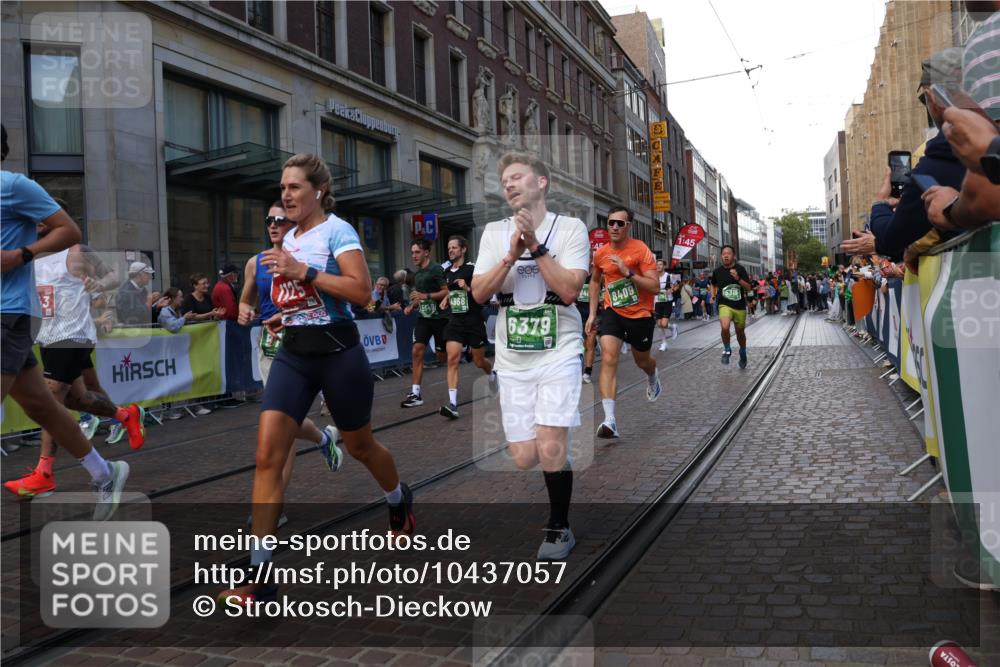 13.09.2026 - 21. swb-Marathon Bremen Strokosch-Dieckow http://msf.ph/oto/10437057 13.09.2026 13:14:39 Ziel 615, 616, 889, 1455, 1510, 1748, 2383, 2847, 3057, 3175, 3206, 3504, 3717, 4097, 4226, 4246, 4382, 4569, 4968, 4992, 5294, 5298, 5315, 5417, 5471, 5649, 5796, 5962, 6351, 6379, 6404, 6472, 6521, 6528, 6717, 7190, 7251, 7432, 8238, 8409, 9338, 9363, 9523, 9797, 13141, 199, 376, 469, 1043, 1125, 1492, 1814, 2203, 2251, 2847, 2913, 2971, 2997, 3012, 3085, 3545, 3821, 3834, 4452, 4586, 4685, 5239, 5794, 5836, 5986, 6130, 6506, 7659, 9783 meine-sportfotos.de