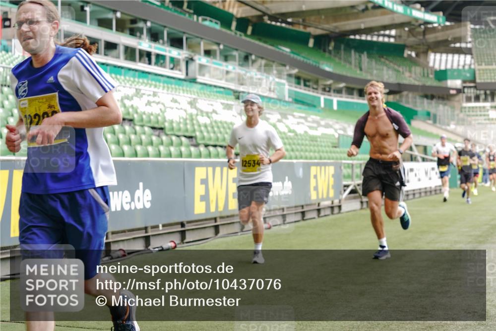 13.09.2026 - 21. swb-Marathon Bremen Michael Burmester http://msf.ph/oto/10437076 13.09.2026 10:26:31 Laufen im Stadion 10096, 10143, 10172, 10210, 10214, 10228, 10231, 10289, 10312, 10318, 10319, 10336, 10342, 10346, 10352, 10398, 10436, 10445, 10447, 10454, 10464, 10489, 10504, 10514, 10536, 10541, 10583, 10628, 10638, 10735, 10742, 10744, 10806, 10807, 10861, 10866, 10873, 10897, 10956, 10987, 10988, 10992, 11015, 11019, 11020, 11060, 11063, 11088, 11108, 11110, 11130, 11135, 11155, 11187, 11193, 11199, 11209, 11232, 11279, 11312, 11447 meine-sportfotos.de