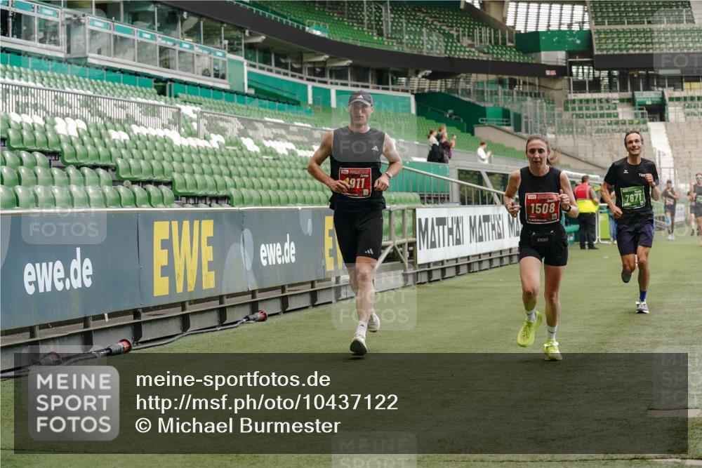 13.09.2026 - 21. swb-Marathon Bremen Michael Burmester http://msf.ph/oto/10437122 13.09.2026 12:39:38 Laufen im Stadion 277, 453, 807, 862, 901, 1248, 1320, 1323, 1379, 1472, 1508, 1540, 1576, 1587, 1717, 1751, 1758, 1795, 1800, 1852, 1901, 1911, 1950, 2049, 2099, 2141, 2352, 3080, 3606, 3744, 4381, 5160, 5163, 5912, 6112, 6630, 7118, 7671, 8077, 8467, 9399, 9630, 10034, 13080, 365, 850, 1288, 1485, 1550, 1583, 1875, 1993, 2073, 3617, 4232, 7244, 7692, 7768, 8075, 13033 meine-sportfotos.de