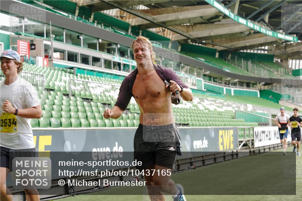 13.09.2026 - 21. swb-Marathon Bremen Michael Burmester http://msf.ph/oto/10437165 13.09.2026 10:26:33 Laufen im Stadion 10096, 10143, 10172, 10210, 10214, 10228, 10231, 10269, 10289, 10310, 10312, 10318, 10319, 10336, 10342, 10346, 10352, 10398, 10436, 10445, 10447, 10454, 10464, 10489, 10504, 10514, 10536, 10541, 10566, 10583, 10628, 10638, 10735, 10742, 10744, 10806, 10807, 10861, 10866, 10873, 10897, 10898, 10956, 10987, 10988, 10992, 11015, 11019, 11020, 11060, 11063, 11088, 11108, 11110, 11130, 11135, 11155, 11187, 11193, 11199, 11209, 11232, 11279, 11312, 11447 meine-sportfotos.de