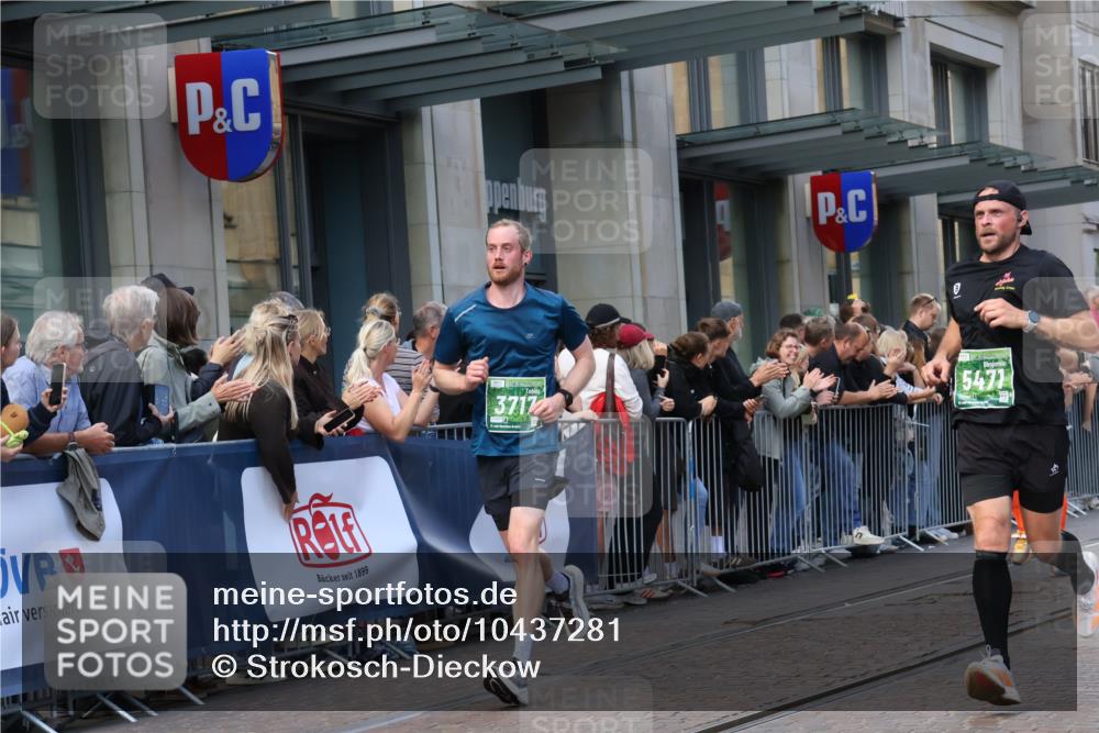 13.09.2026 - 21. swb-Marathon Bremen Strokosch-Dieckow http://msf.ph/oto/10437281 13.09.2026 13:14:44 Ziel 889, 1510, 1664, 1748, 2383, 3206, 3357, 3504, 3717, 4226, 4382, 4569, 4968, 4992, 5003, 5149, 5294, 5298, 5315, 5385, 5417, 5471, 5796, 6351, 6379, 6404, 6521, 6528, 6717, 6773, 6902, 7190, 7432, 7497, 7515, 8238, 8409, 9253, 9338, 9363, 9483, 9523, 9797, 13137, 13139, 13141, 199, 376, 615, 616, 1043, 1125, 1455, 1492, 1814, 2251, 2847, 2971, 2997, 3012, 3057, 3085, 3175, 3821, 3834, 4097, 4246, 4569, 4586, 4685, 5239, 5649, 5794, 5836, 5962, 6130, 6472, 6506 meine-sportfotos.de