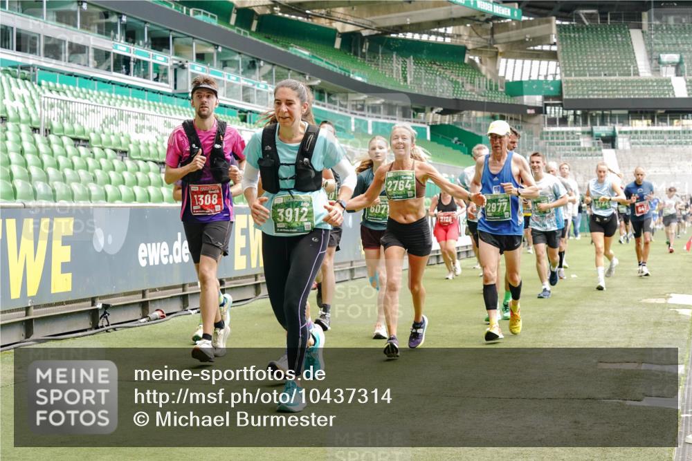 13.09.2026 - 21. swb-Marathon Bremen Michael Burmester http://msf.ph/oto/10437314 13.09.2026 13:05:56 Laufen im Stadion 109, 178, 217, 244, 287, 303, 310, 323, 372, 394, 430, 454, 536, 565, 578, 613, 647, 784, 891, 900, 1073, 1083, 1205, 1239, 1243, 1274, 1307, 1308, 1365, 1373, 1380, 1437, 1456, 1533, 1545, 1574, 1581, 1627, 1656, 1687, 1780, 1823, 1848, 1909, 1914, 1932, 1941, 2023, 2076, 2089, 2126, 2241, 2244, 2265, 2275, 2301, 2310, 2355, 2356, 2393, 2430, 2452, 2464, 2602, 2707, 2723, 2742, 2764, 2867, 2902, 2910, 2919, 2957, 2959, 2985, 3030, 3115, 3217, 3278, 3320, 3343, 3419, 3444, 3485 meine-sportfotos.de