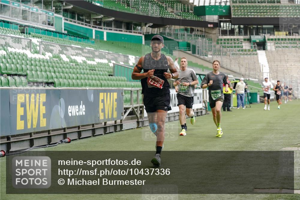 13.09.2026 - 21. swb-Marathon Bremen Michael Burmester http://msf.ph/oto/10437336 13.09.2026 12:39:51 Laufen im Stadion 126, 277, 453, 807, 862, 901, 912, 1136, 1248, 1320, 1323, 1379, 1472, 1508, 1540, 1576, 1587, 1717, 1751, 1758, 1795, 1800, 1852, 1860, 1901, 1911, 1950, 2049, 2099, 3744, 4381, 5160, 5163, 5912, 6201, 6630, 7118, 7671, 8467, 9630, 10034, 13080, 13224, 365, 850, 1288, 1385, 1485, 1550, 1583, 1875, 1993, 2073, 3617, 4232, 7244, 7692, 7768, 8075, 8729, 13033 meine-sportfotos.de