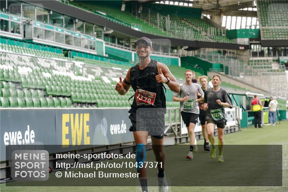 13.09.2026 - 21. swb-Marathon Bremen Michael Burmester http://msf.ph/oto/10437371 13.09.2026 12:39:52 Laufen im Stadion 126, 277, 453, 671, 807, 862, 901, 912, 1136, 1248, 1320, 1323, 1379, 1472, 1508, 1540, 1576, 1587, 1717, 1751, 1758, 1795, 1800, 1852, 1860, 1901, 1911, 1950, 2049, 2099, 3744, 4381, 5160, 5163, 5912, 6201, 6630, 7118, 7671, 8467, 9630, 10034, 13080, 13224, 365, 850, 1288, 1385, 1485, 1550, 1583, 1875, 1993, 2073, 3617, 4232, 7244, 7692, 7768, 8075, 8729, 13033 meine-sportfotos.de