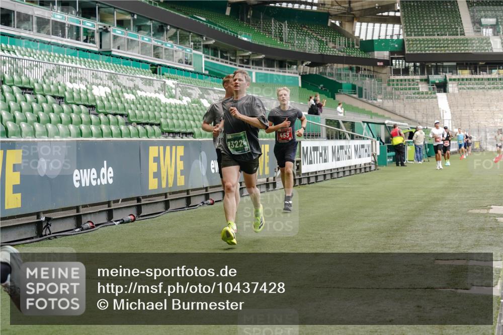 13.09.2026 - 21. swb-Marathon Bremen Michael Burmester http://msf.ph/oto/10437428 13.09.2026 12:39:54 Laufen im Stadion 126, 277, 453, 640, 671, 735, 807, 862, 901, 912, 1136, 1248, 1320, 1323, 1379, 1472, 1508, 1540, 1576, 1587, 1717, 1751, 1758, 1795, 1800, 1852, 1860, 1901, 1911, 1930, 1950, 2049, 2099, 3744, 4381, 5160, 5163, 5912, 6201, 6630, 7118, 7671, 8467, 9329, 9630, 10034, 13080, 13224, 365, 850, 1288, 1385, 1485, 1550, 1583, 1875, 1993, 2073, 3617, 4232, 7244, 7692, 7768, 8075, 8729, 13033 meine-sportfotos.de