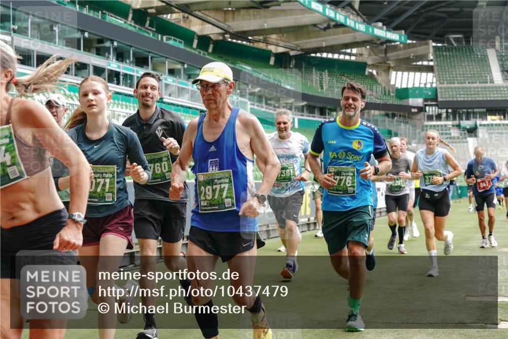 13.09.2026 - 21. swb-Marathon Bremen Michael Burmester http://msf.ph/oto/10437479 13.09.2026 13:05:58 Laufen im Stadion 109, 178, 217, 244, 287, 303, 310, 323, 372, 394, 430, 454, 536, 578, 613, 647, 784, 831, 891, 900, 1073, 1083, 1205, 1239, 1243, 1274, 1307, 1308, 1365, 1380, 1437, 1456, 1533, 1545, 1574, 1581, 1627, 1656, 1687, 1780, 1823, 1848, 1909, 1914, 1932, 1941, 2023, 2076, 2089, 2126, 2241, 2244, 2265, 2275, 2301, 2310, 2355, 2356, 2393, 2430, 2452, 2464, 2602, 2707, 2723, 2742, 2764, 2867, 2902, 2910, 2919, 2957, 2959, 2985, 3030, 3115, 3278, 3320, 3343, 3444, 3485 meine-sportfotos.de