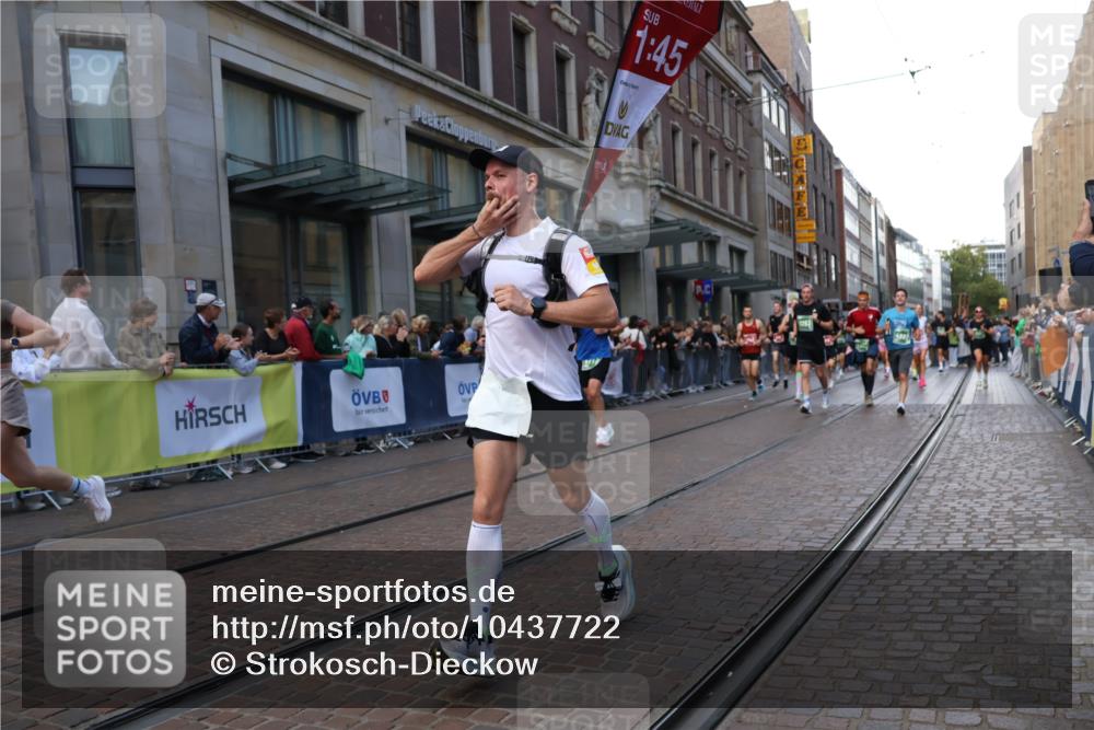 13.09.2026 - 21. swb-Marathon Bremen Strokosch-Dieckow http://msf.ph/oto/10437722 13.09.2026 13:14:53 Ziel 1510, 1664, 2383, 3357, 3504, 3717, 3743, 4111, 4382, 4992, 5003, 5149, 5294, 5298, 5385, 5417, 5471, 6011, 6351, 6521, 6528, 6717, 6773, 6902, 7190, 7432, 7497, 7515, 7717, 7730, 8086, 8238, 8254, 8255, 9253, 9338, 9363, 9483, 13137, 13139, 199, 615, 616, 889, 1455, 1748, 2251, 2847, 2971, 2997, 3012, 3057, 3175, 3206, 3821, 3834, 4097, 4226, 4246, 4569, 4586, 4685, 4968, 5239, 5315, 5471, 5649, 5796, 5962, 6379, 6404, 6472, 6528, 9523, 9797, 13141 meine-sportfotos.de