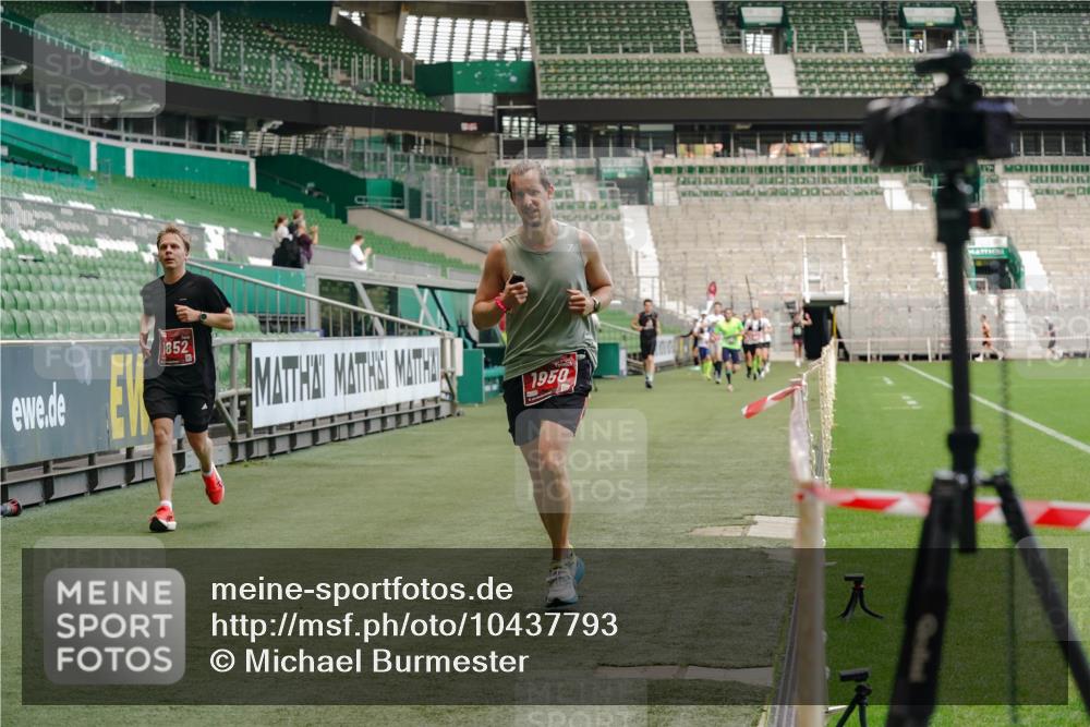 13.09.2026 - 21. swb-Marathon Bremen Michael Burmester http://msf.ph/oto/10437793 13.09.2026 12:40:16 Laufen im Stadion 126, 371, 453, 603, 640, 650, 671, 735, 744, 807, 862, 912, 1136, 1248, 1336, 1379, 1381, 1472, 1508, 1540, 1571, 1576, 1587, 1717, 1751, 1758, 1795, 1800, 1852, 1860, 1901, 1930, 1950, 2049, 2099, 3744, 4381, 4936, 5163, 5912, 6201, 6630, 7118, 7671, 8467, 9329, 9630, 10034, 13080, 13224, 365, 466, 658, 850, 1090, 1288, 1385, 1485, 1583, 1754, 1993, 2073, 2585, 3617, 7244, 7692, 7768, 8075, 8729, 13033 meine-sportfotos.de