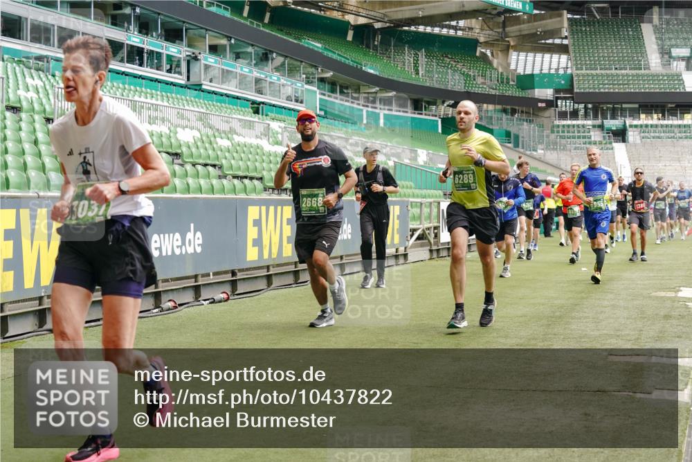 13.09.2026 - 21. swb-Marathon Bremen Michael Burmester http://msf.ph/oto/10437822 13.09.2026 13:06:06 Laufen im Stadion 109, 178, 217, 244, 287, 303, 310, 323, 372, 394, 430, 454, 536, 578, 613, 647, 784, 831, 891, 900, 1073, 1083, 1205, 1239, 1243, 1274, 1307, 1308, 1365, 1380, 1437, 1533, 1545, 1574, 1581, 1627, 1656, 1687, 1780, 1823, 1848, 1909, 1914, 1932, 1941, 2023, 2076, 2089, 2090, 2126, 2241, 2244, 2265, 2275, 2301, 2310, 2355, 2356, 2393, 2464, 2602, 2707, 2723, 2742, 2764, 2867, 2902, 2919, 2959, 2985, 3030, 3115, 3278, 3320, 3343, 3444, 3485 meine-sportfotos.de