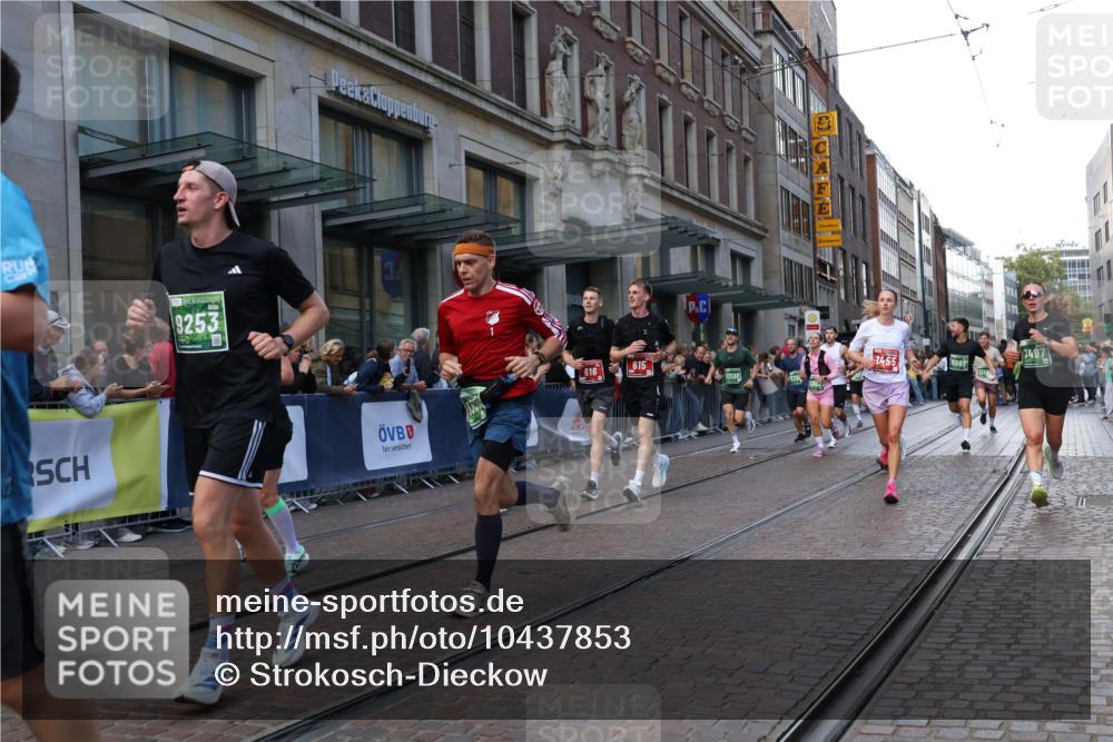 13.09.2026 - 21. swb-Marathon Bremen Strokosch-Dieckow http://msf.ph/oto/10437853 13.09.2026 13:14:56 Ziel 1664, 2383, 3357, 3743, 4111, 4382, 4646, 4992, 5003, 5149, 5294, 5298, 5385, 5417, 6011, 6351, 6521, 6717, 6773, 6902, 7190, 7346, 7432, 7497, 7515, 7717, 7730, 8086, 8254, 8255, 9253, 9338, 9363, 9483, 13137, 13139, 199, 615, 616, 889, 1455, 1510, 1748, 2251, 2383, 2847, 2971, 2997, 3012, 3057, 3175, 3206, 3504, 3717, 3834, 4097, 4226, 4246, 4569, 4586, 4968, 5239, 5298, 5315, 5471, 5649, 5796, 5962, 6379, 6404, 6472, 6528, 8238, 9523, 9797, 13141 meine-sportfotos.de