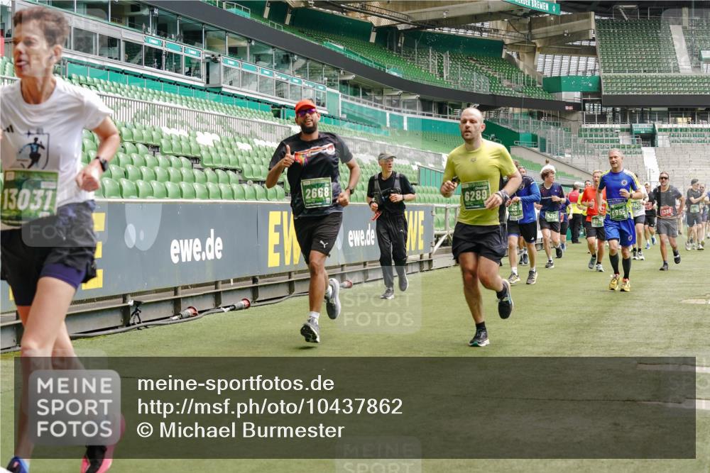 13.09.2026 - 21. swb-Marathon Bremen Michael Burmester http://msf.ph/oto/10437862 13.09.2026 13:06:06 Laufen im Stadion 109, 178, 217, 244, 287, 303, 310, 323, 372, 394, 430, 454, 536, 578, 613, 647, 784, 831, 891, 900, 1073, 1083, 1205, 1239, 1243, 1274, 1307, 1308, 1365, 1380, 1437, 1533, 1545, 1574, 1581, 1627, 1656, 1687, 1780, 1823, 1848, 1909, 1914, 1932, 1941, 2023, 2076, 2089, 2090, 2126, 2241, 2244, 2265, 2275, 2301, 2310, 2355, 2356, 2393, 2464, 2602, 2707, 2723, 2742, 2764, 2867, 2902, 2919, 2959, 2985, 3030, 3115, 3278, 3320, 3343, 3444, 3485 meine-sportfotos.de