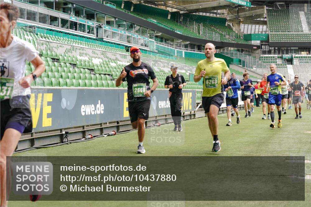 13.09.2026 - 21. swb-Marathon Bremen Michael Burmester http://msf.ph/oto/10437880 13.09.2026 13:06:06 Laufen im Stadion 109, 178, 217, 244, 287, 303, 310, 323, 372, 394, 430, 454, 536, 578, 613, 647, 784, 831, 891, 900, 1073, 1083, 1205, 1239, 1243, 1274, 1307, 1308, 1365, 1380, 1437, 1533, 1545, 1574, 1581, 1627, 1656, 1687, 1780, 1823, 1848, 1909, 1914, 1932, 1941, 2023, 2076, 2089, 2090, 2126, 2241, 2244, 2265, 2275, 2301, 2310, 2355, 2356, 2393, 2464, 2602, 2707, 2723, 2742, 2764, 2867, 2902, 2919, 2959, 2985, 3030, 3115, 3278, 3320, 3343, 3444, 3485 meine-sportfotos.de
