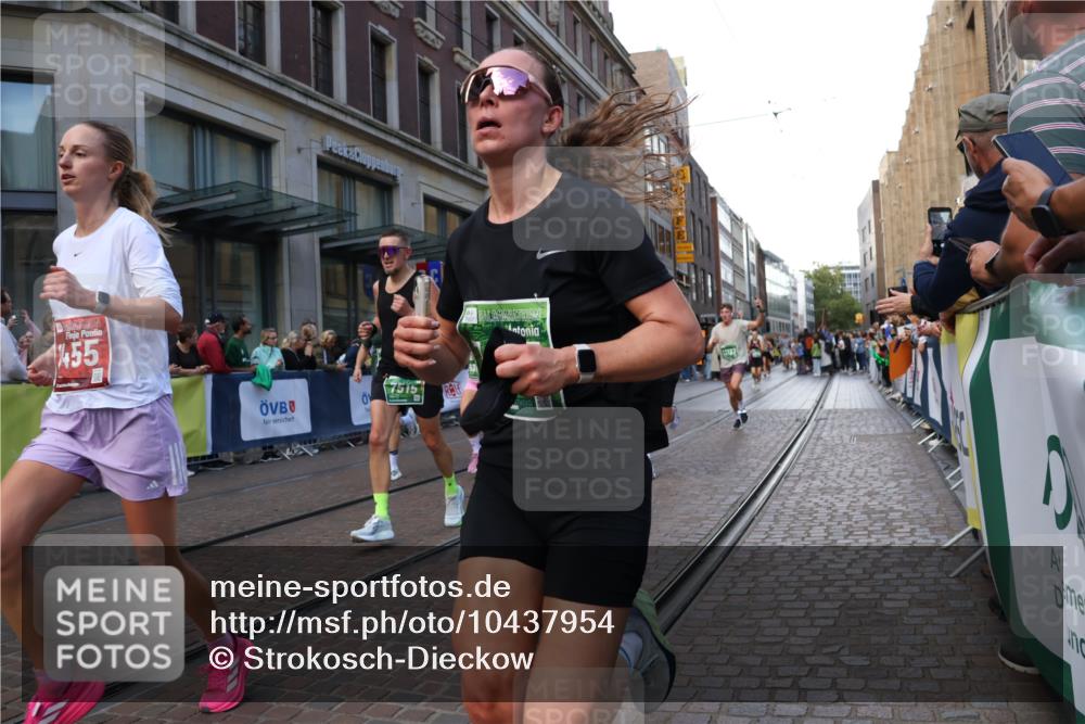 13.09.2026 - 21. swb-Marathon Bremen Strokosch-Dieckow http://msf.ph/oto/10437954 13.09.2026 13:14:59 Ziel 1664, 3357, 3743, 4111, 4382, 4646, 4663, 4992, 5003, 5149, 5385, 5417, 6011, 6351, 6521, 6526, 6773, 6902, 7291, 7346, 7432, 7497, 7515, 7717, 7730, 8086, 8254, 8255, 9253, 9338, 9363, 9483, 13137, 13139, 615, 616, 889, 1455, 1510, 1748, 2251, 2383, 2847, 2971, 2997, 3012, 3057, 3175, 3206, 3504, 3717, 4097, 4226, 4246, 4569, 4586, 4968, 5294, 5298, 5315, 5417, 5471, 5649, 5796, 5962, 6379, 6404, 6472, 6521, 6528, 6717, 7190, 8238, 9523, 9797, 13141 meine-sportfotos.de